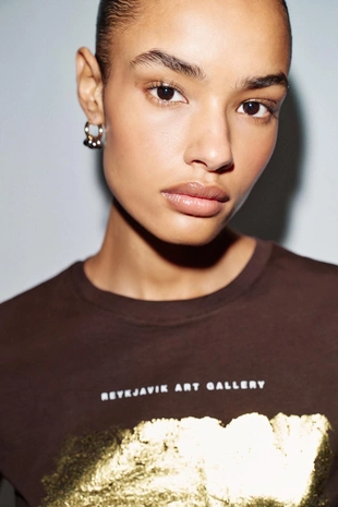 Футболка с металлизированным принтом- Заказать в России