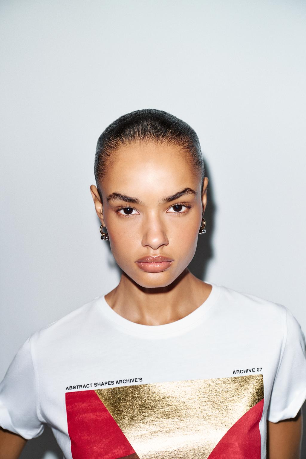 ФУТБОЛКА С МЕТАЛЛИЗИРОВАННЫМ ПРИНТОМ