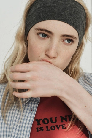 Футболка с надписью спереди- Заказать в России