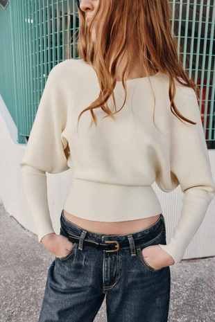 Трикотажный свитер с V-образным вырезом- Заказать в России