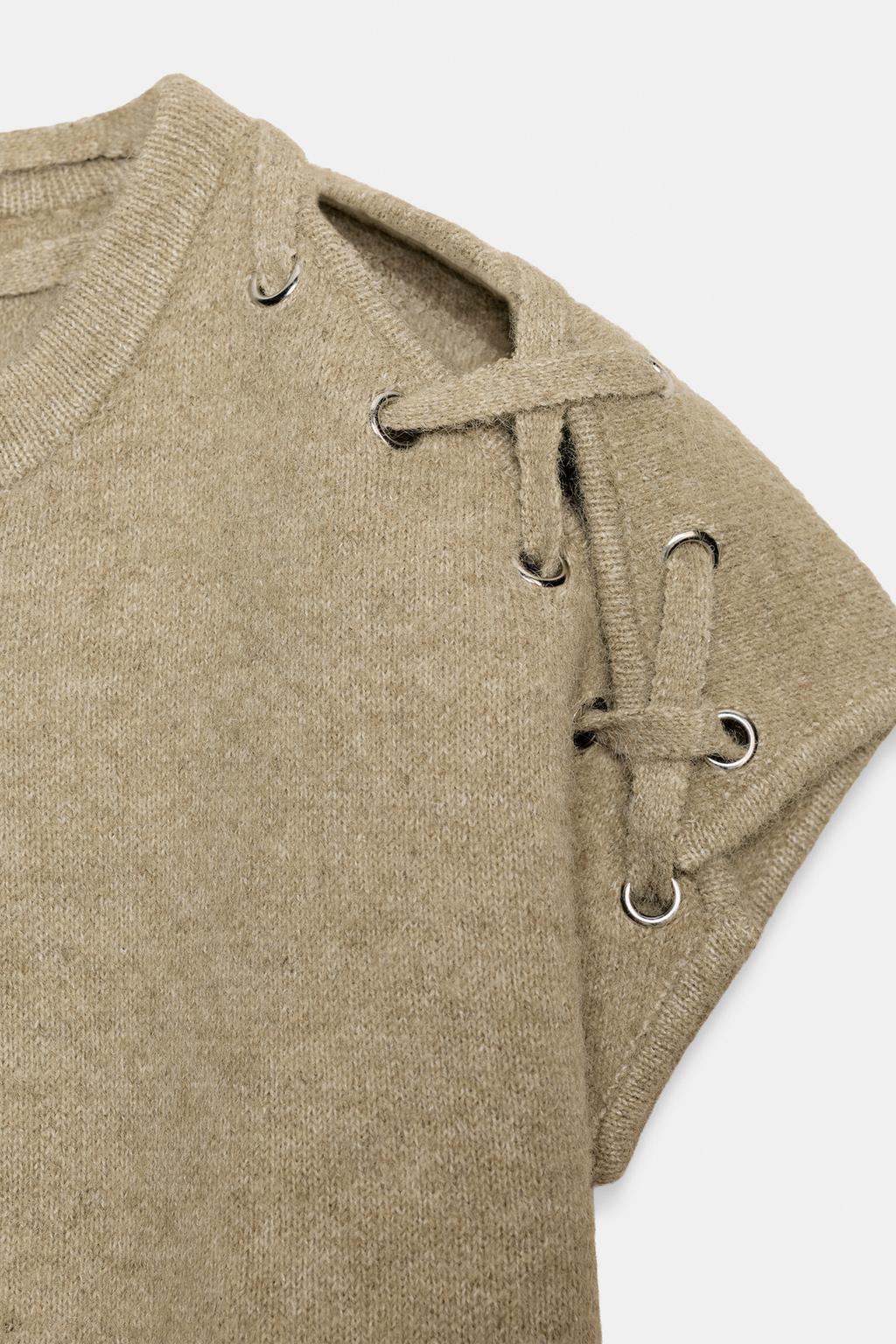 ДЖЕМПЕР С ОТДЕЛКОЙ НА ПЛЕЧАХ