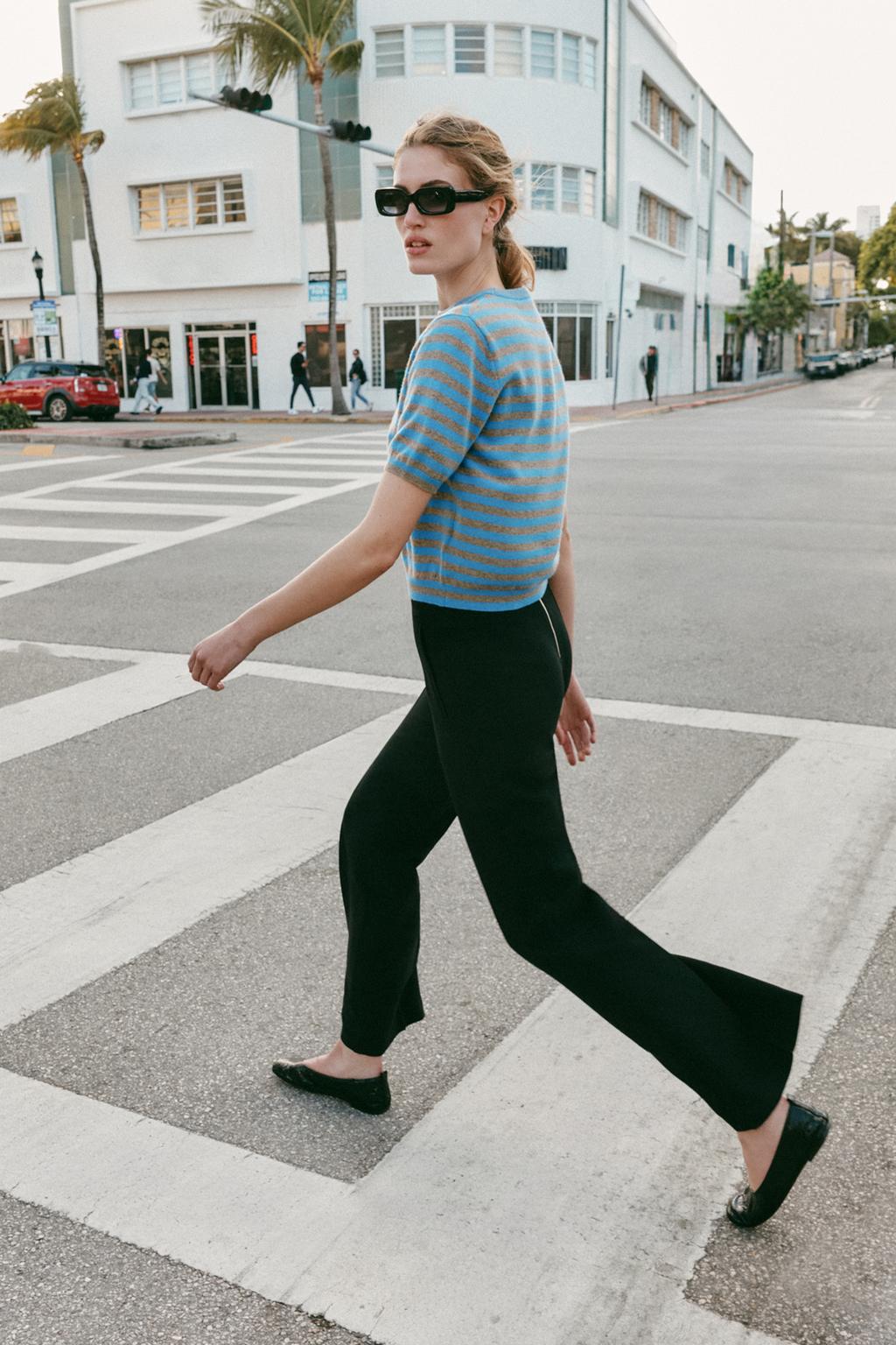 СВИТЕР ИЗ 100% ШЕРСТИ С КОРОТКИМИ РУКАВАМИ В ПОЛОСКУ