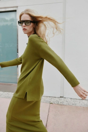 Длинный вязаный свитер- Заказать в России