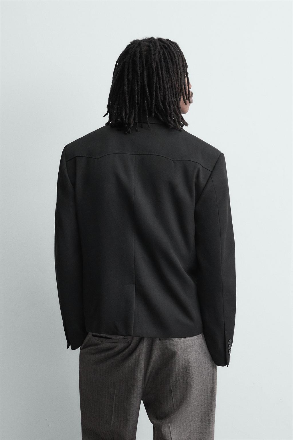 БЛЕЙЗЕР ИЗ РЕЛЬЕФНОЙ ТКАНИ