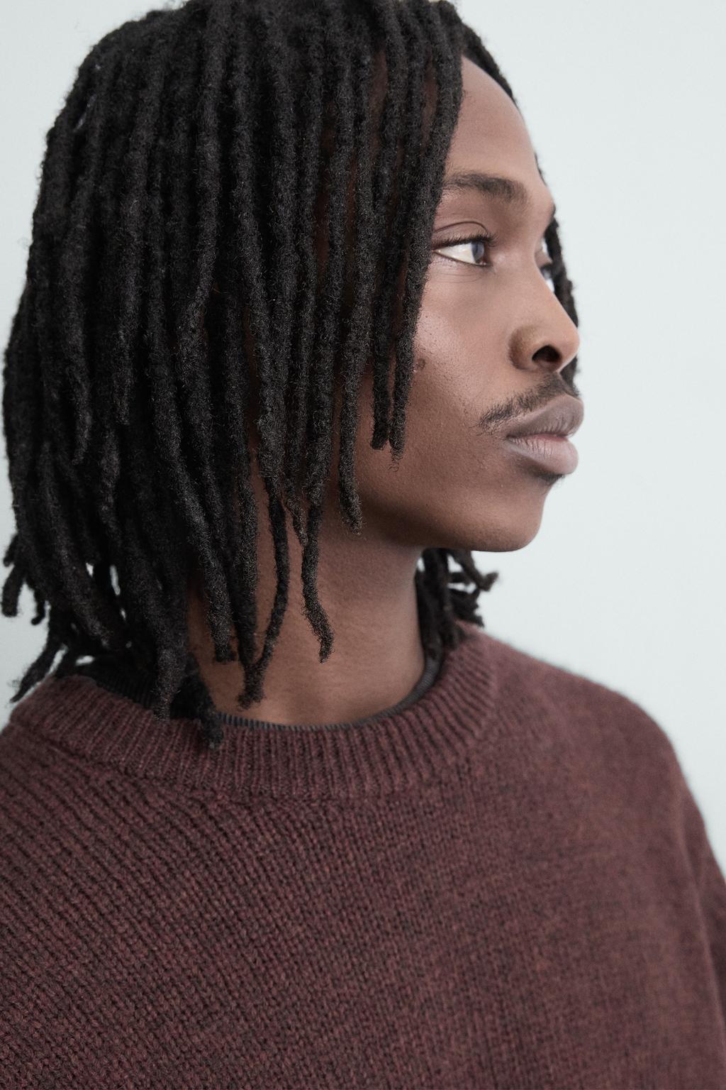 СВИТЕР С ЭФФЕКТОМ РАЗРЕЗОВ