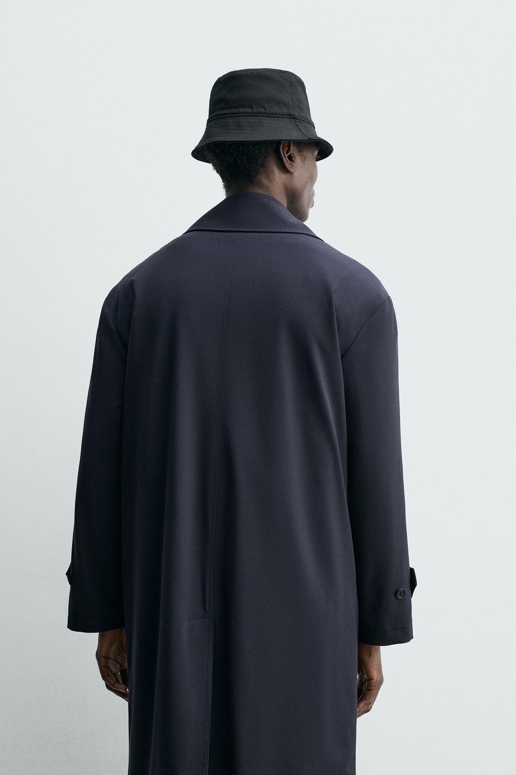 ДВУБОРТНЫЙ ТРЕНЧ ИЗ СТРУЯЩЕЙСЯ ТКАНИ