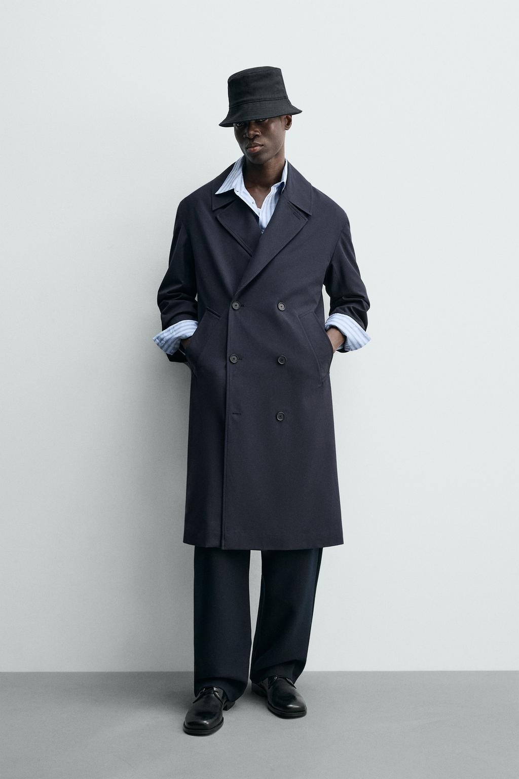 ДВУБОРТНЫЙ ТРЕНЧ ИЗ СТРУЯЩЕЙСЯ ТКАНИ