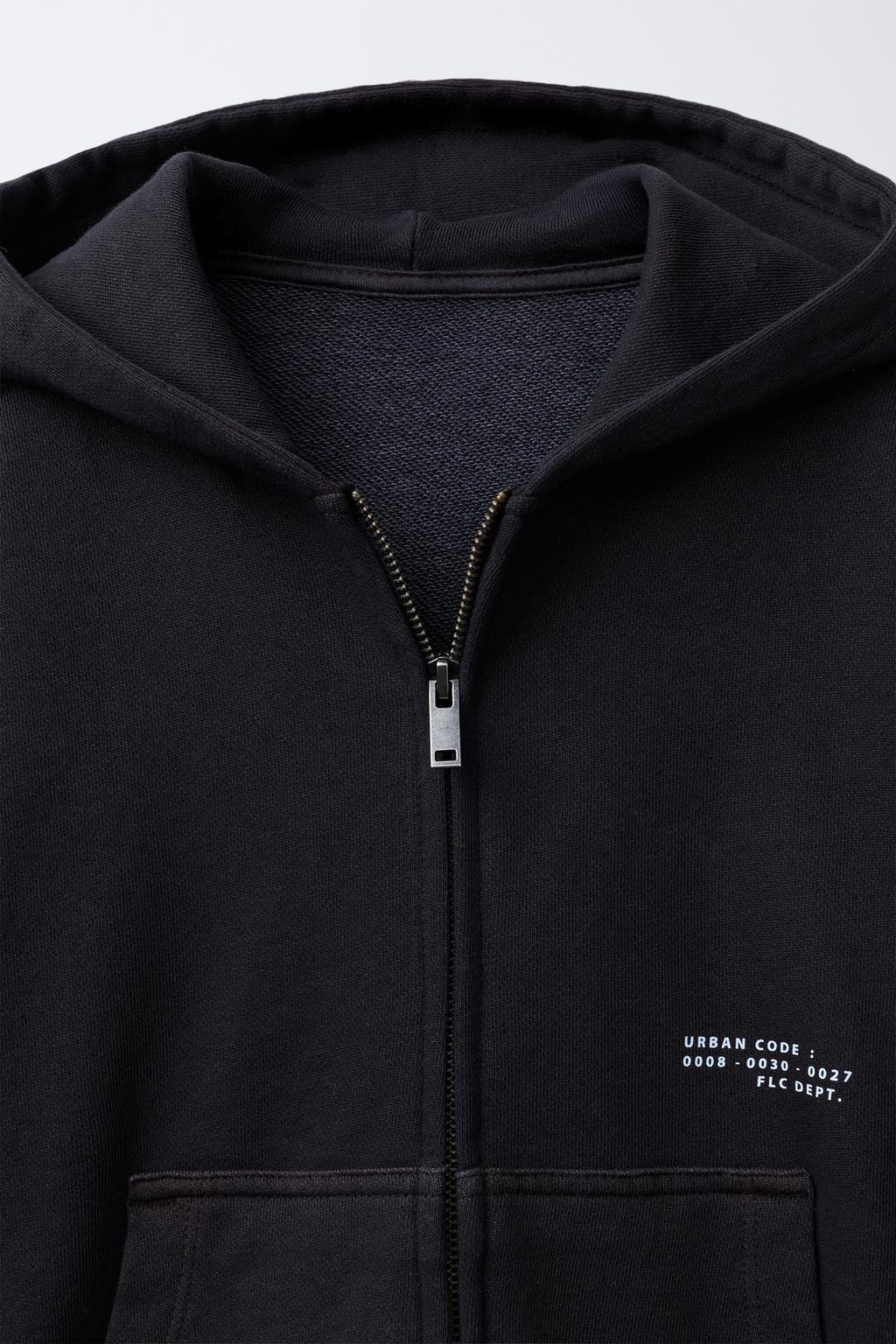 ТОЛСТОВКА НА МОЛНИИ, ОКРАШЕННАЯ В ГОТОВОМ ВИДЕ