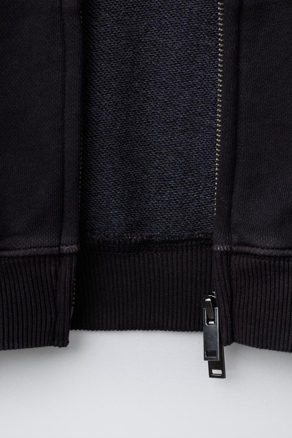 ТОЛСТОВКА НА МОЛНИИ, ОКРАШЕННАЯ В ГОТОВОМ ВИДЕ