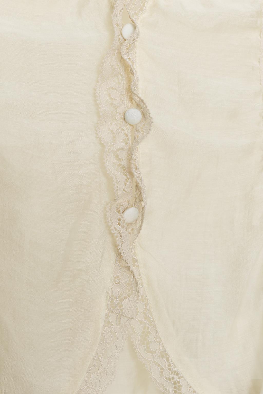 КРУЖЕВНАЯ РУБАШКА С ОБТЯНУТЫМИ ПУГОВИЦАМИ