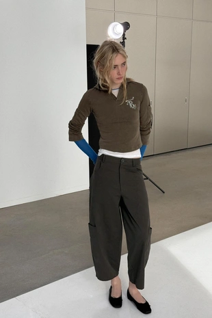 Объемные брюки карго- Заказать в России