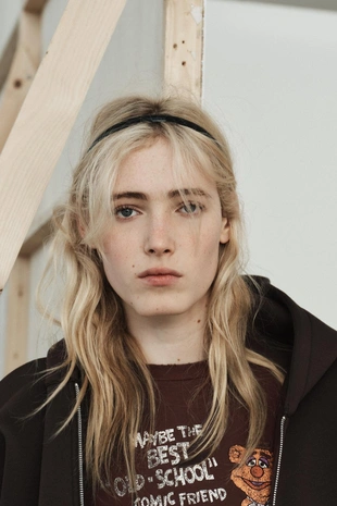 Толстовка с капюшоном из неопреновой ткани- Заказать в России