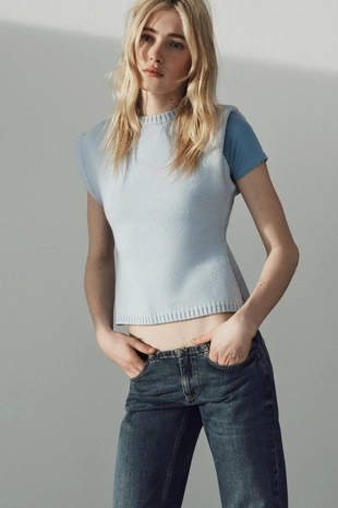 Трикотажный жилет с акцентными плечами- Заказать в России