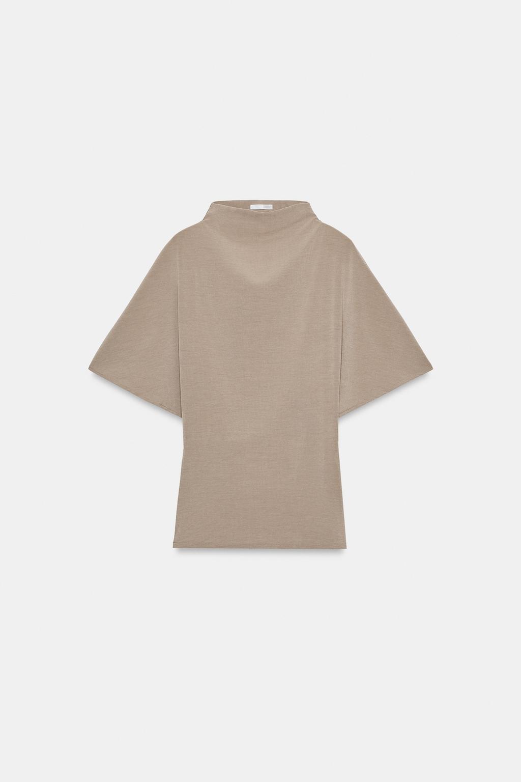 ТОП С ВОРОТНИКОМ-СТОЙКОЙ