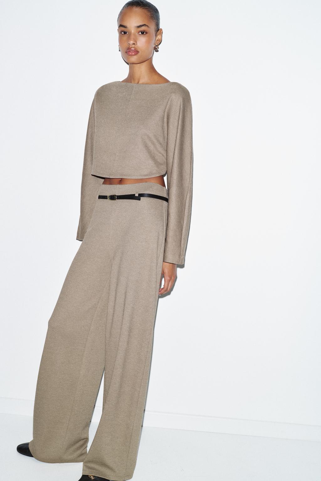 УКОРОЧЕННЫЙ ТОП С ДЛИННЫМИ РУКАВАМИ