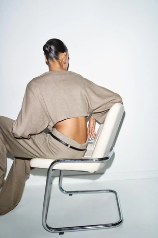 Укороченный топ с длинными рукавами- Заказать в России