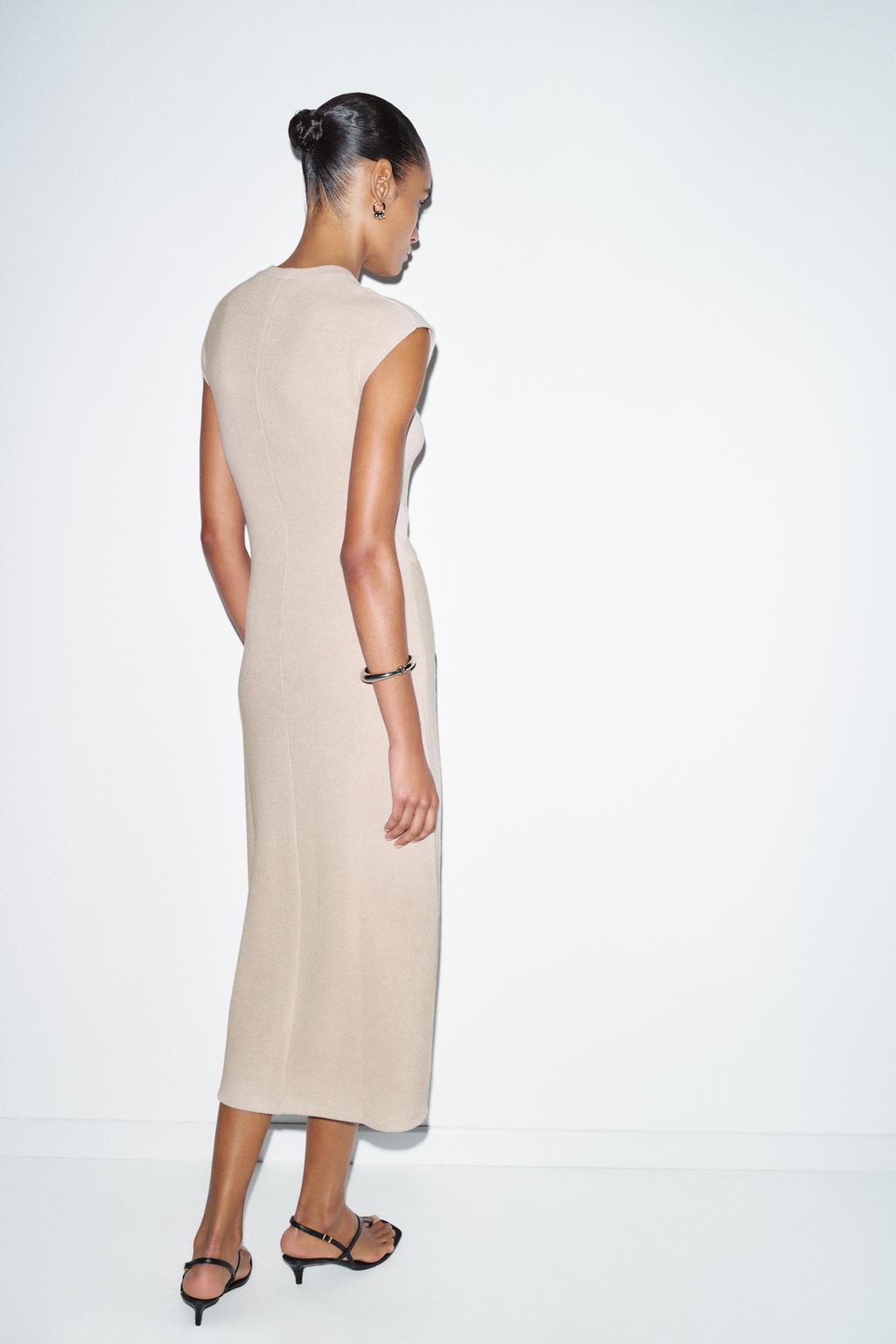 МЯГКОЕ ПЛАТЬЕ С УЗЛОМ