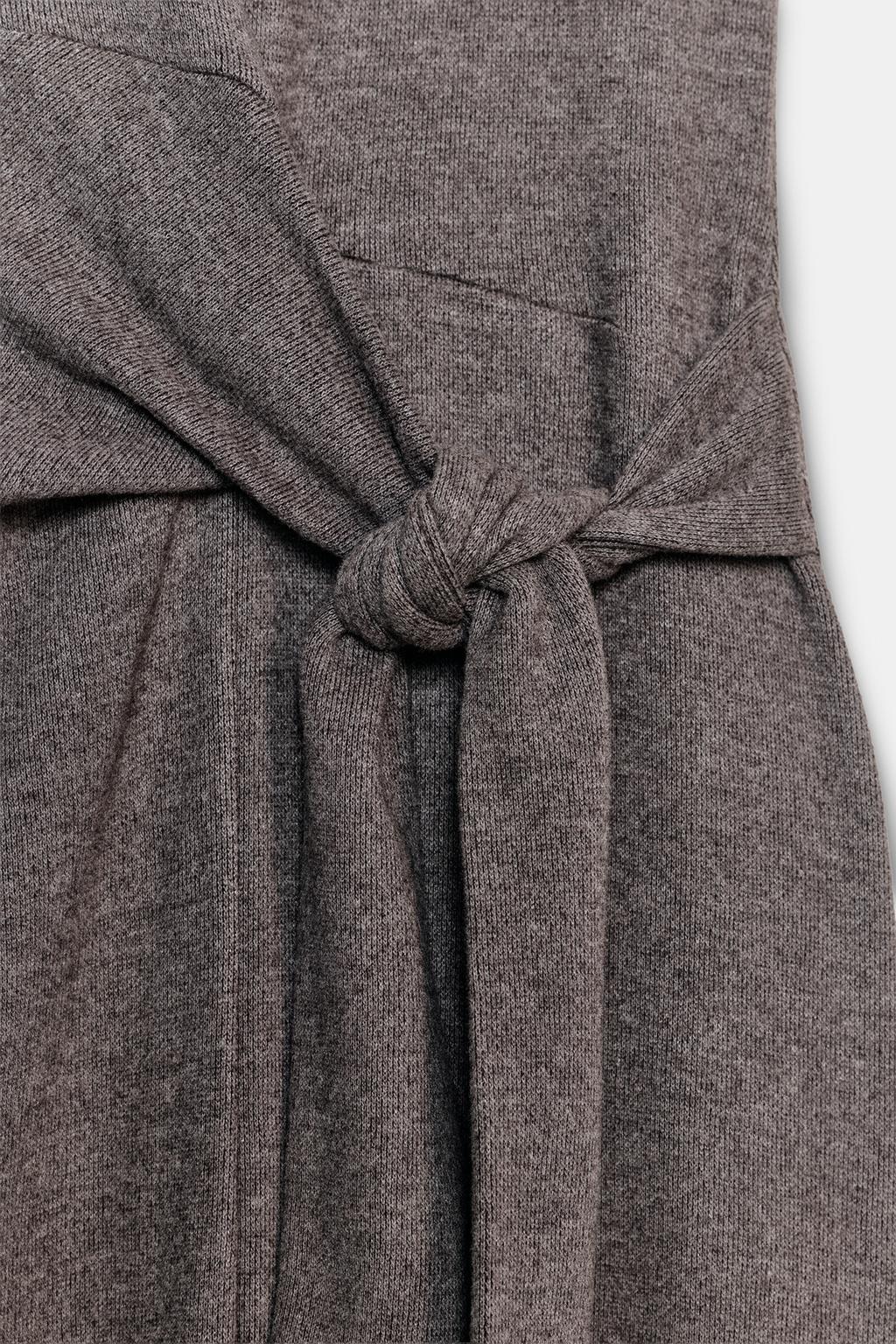 МЯГКОЕ ПЛАТЬЕ С УЗЛОМ