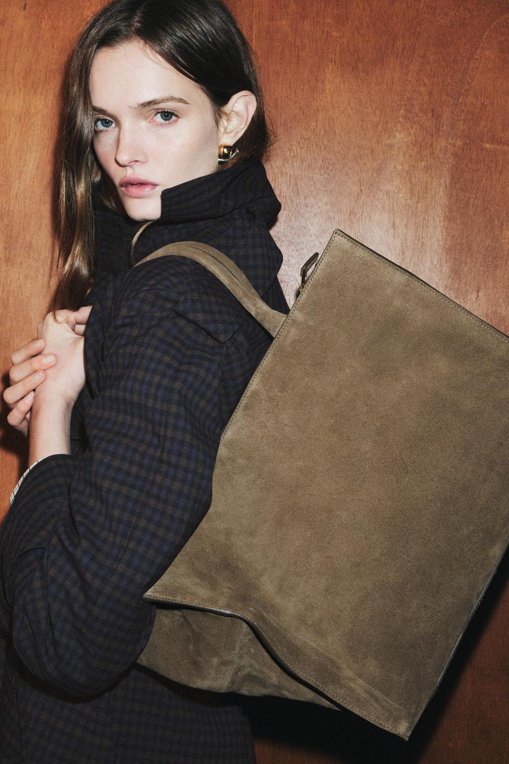 БОЛЬШАЯ КОЖАНАЯ СУМКА В ГОРОДСКОМ СТИЛЕ