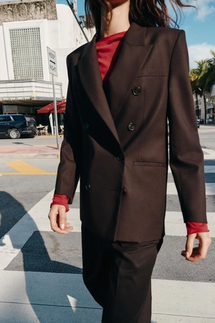 Двубортный блейзер с подплечниками- Заказать в России