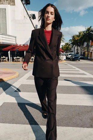 Двубортный блейзер с подплечниками- Заказать в России