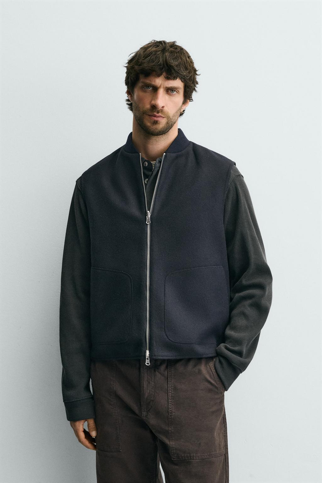 ДВУСТОРОННИЙ ЖИЛЕТ ИЗ ВЫСОКОТЕХНОЛОГИЧНОЙ ТКАНИ