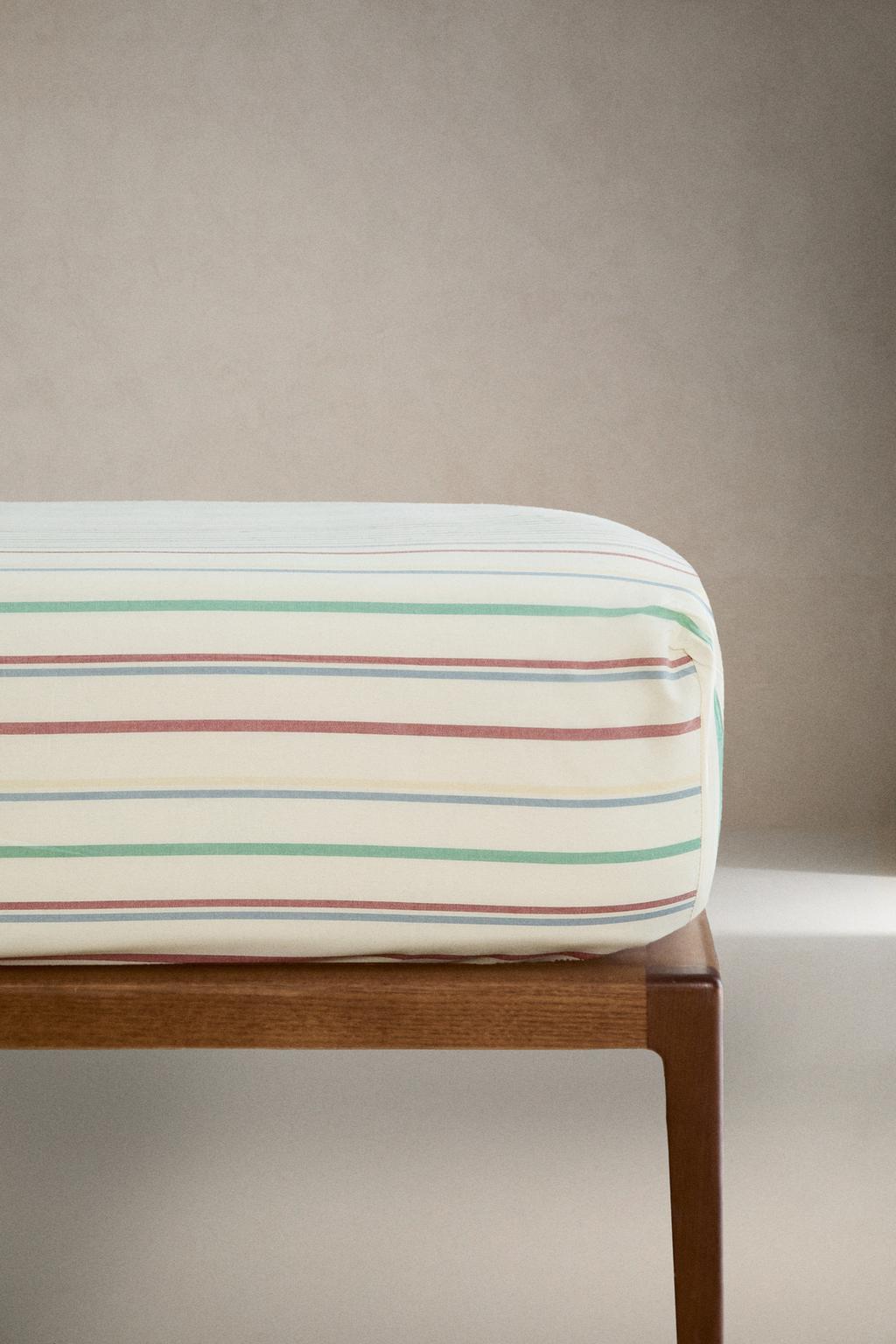 Детский простынь с полосками разных цветов с резинкой