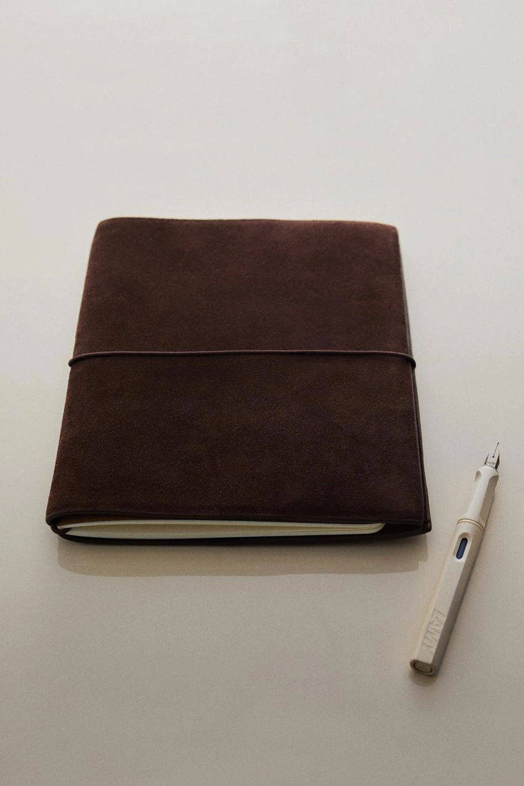 Кожаная обложка для книги из разделанной кожи