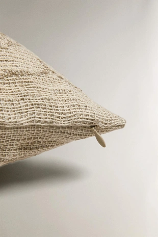 Декоративная наволочка с джаккардовым узором- Заказать в России