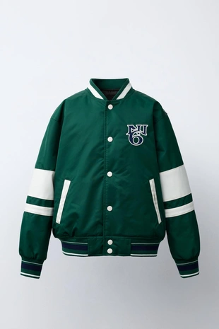 Нейлоновый бомбер с надписью и съемным капюшоном- Заказать в России