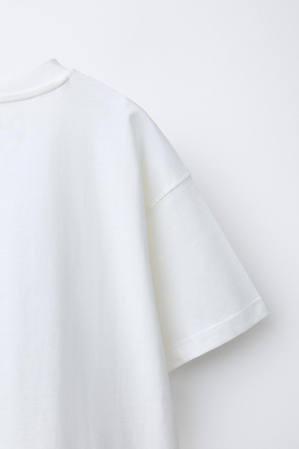 ФУТБОЛКА С ГРАФФИТИ КУКЛА