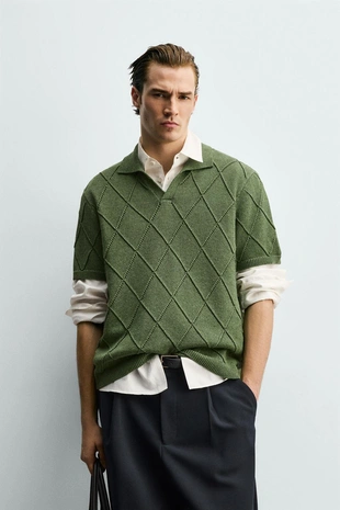 Поло с текстурным узором и прозрачной вязкой- Заказать в России