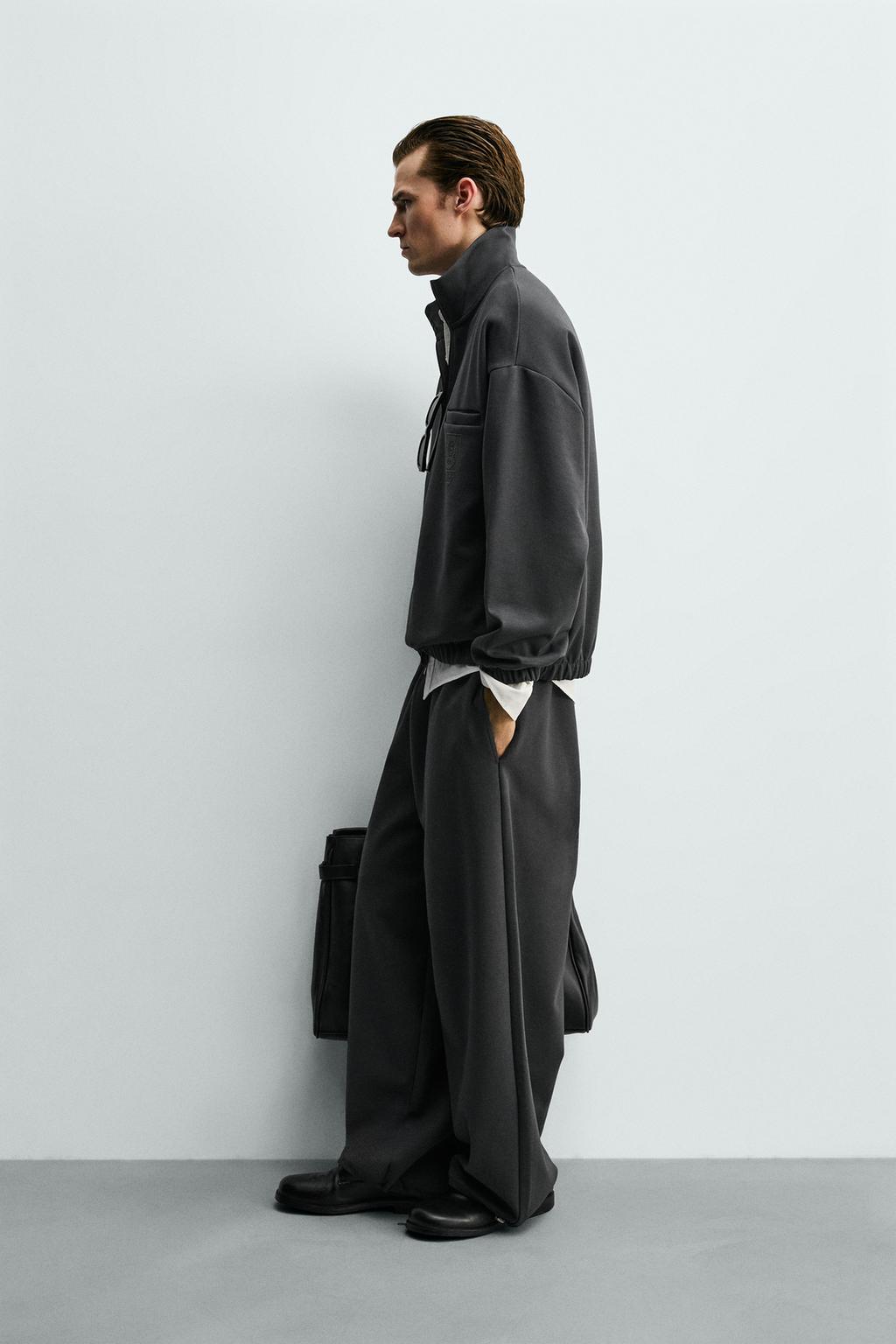 ТОЛСТОВКА С ПРИНТОМ ЩИТА