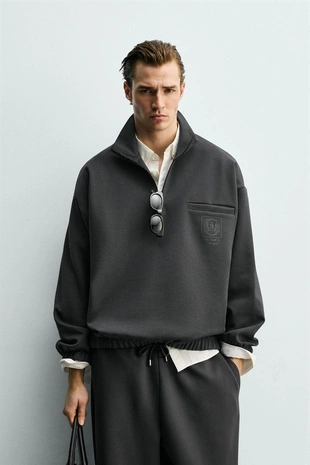 Толстовка с принтом щита- Заказать в России