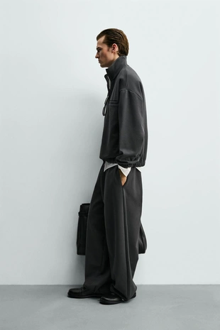 Толстовка с принтом щита- Заказать в России