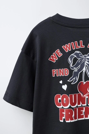 Футболка с принтом «сердечки»