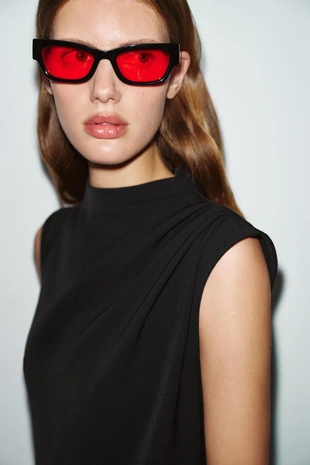 Платье миди асимметричного кроя- Заказать в России