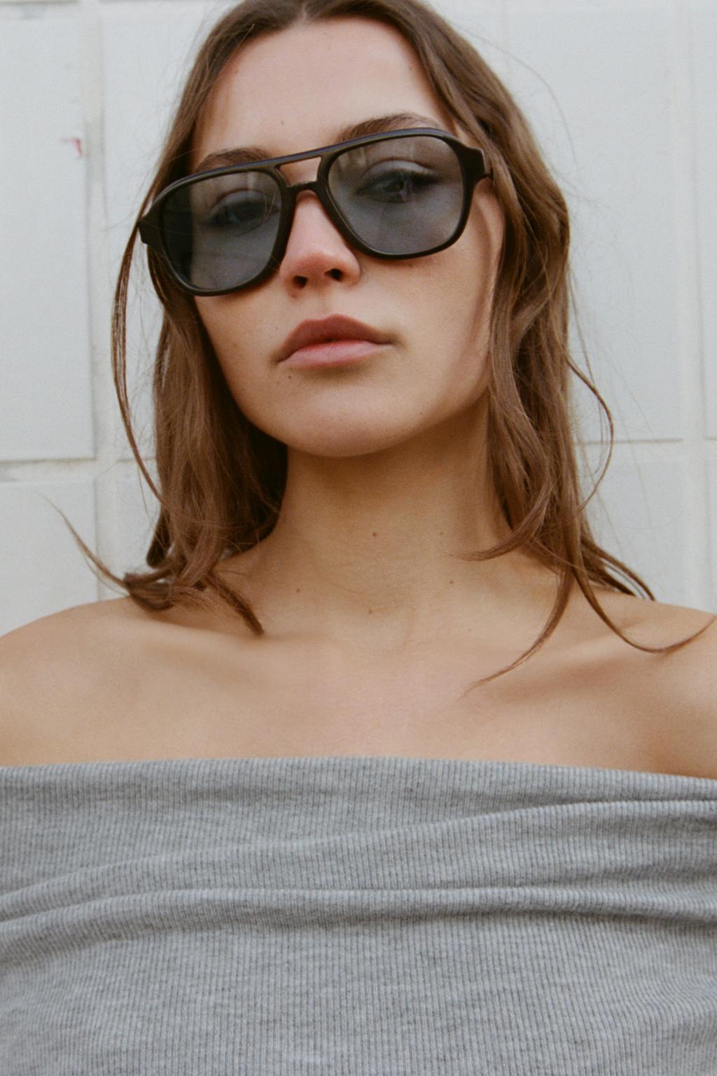 СВИТЕР С ОТКРЫТЫМИ ПЛЕЧАМИ