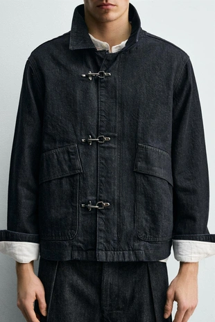 Джинсовая куртка с металлическими застежками- Заказать в России