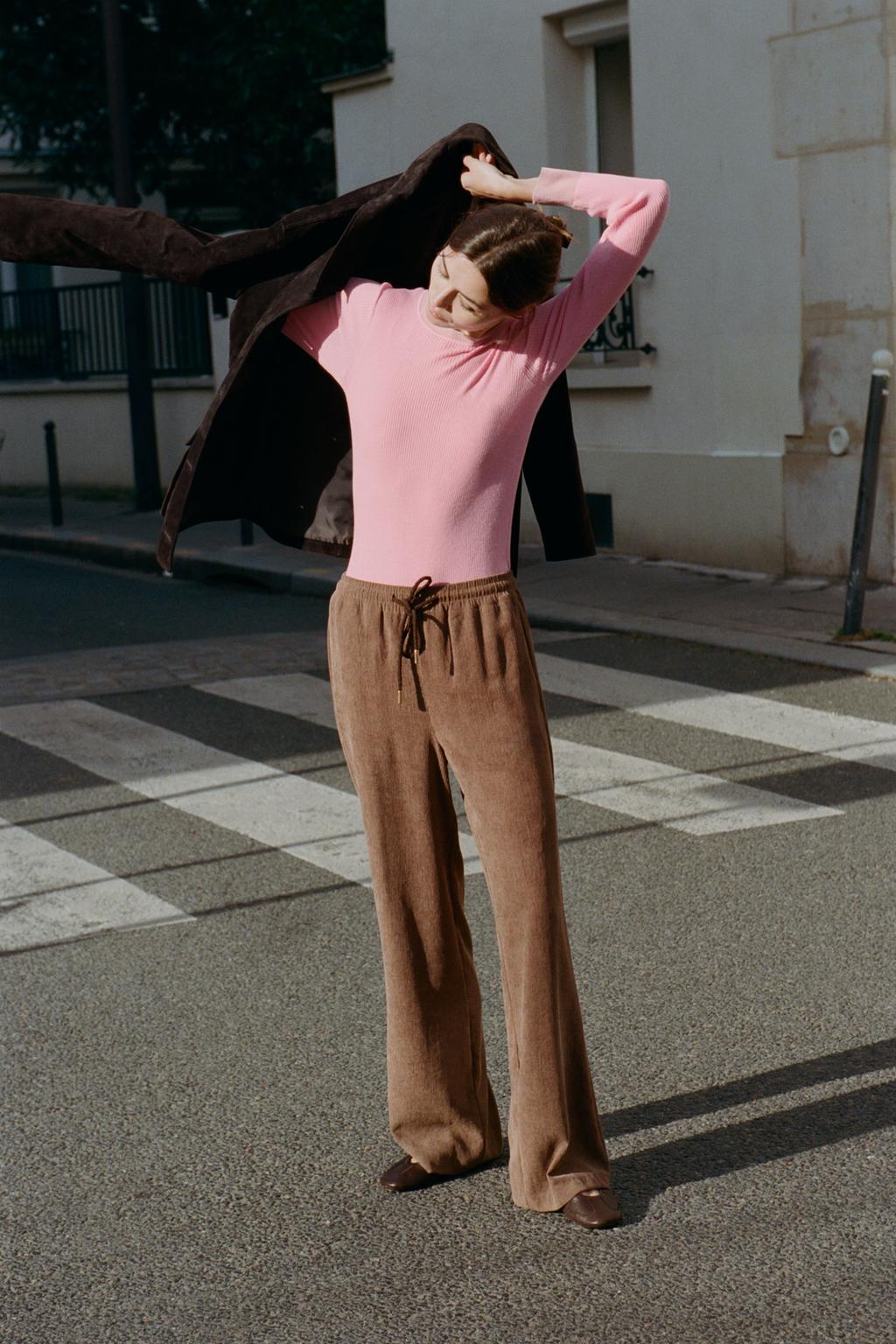 БРЮКИ ПРЯМОГО КРОЯ С ЭЛАСТИЧНЫМ ПОЯСОМ