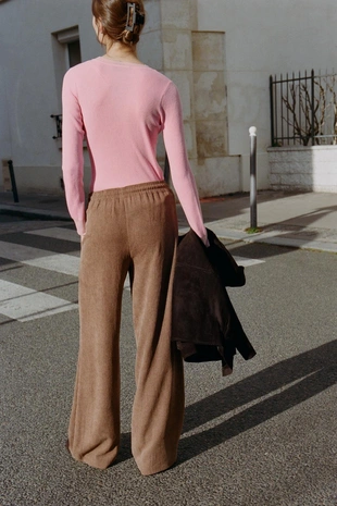 Брюки прямого кроя с эластичным поясом- Заказать в России