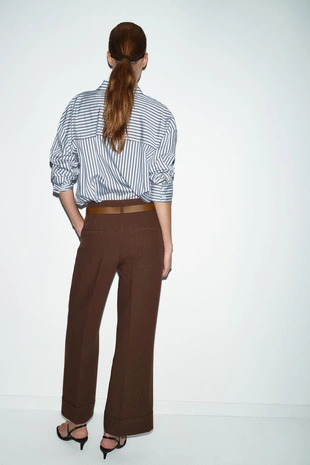 Брюки с отворотами и ремнем