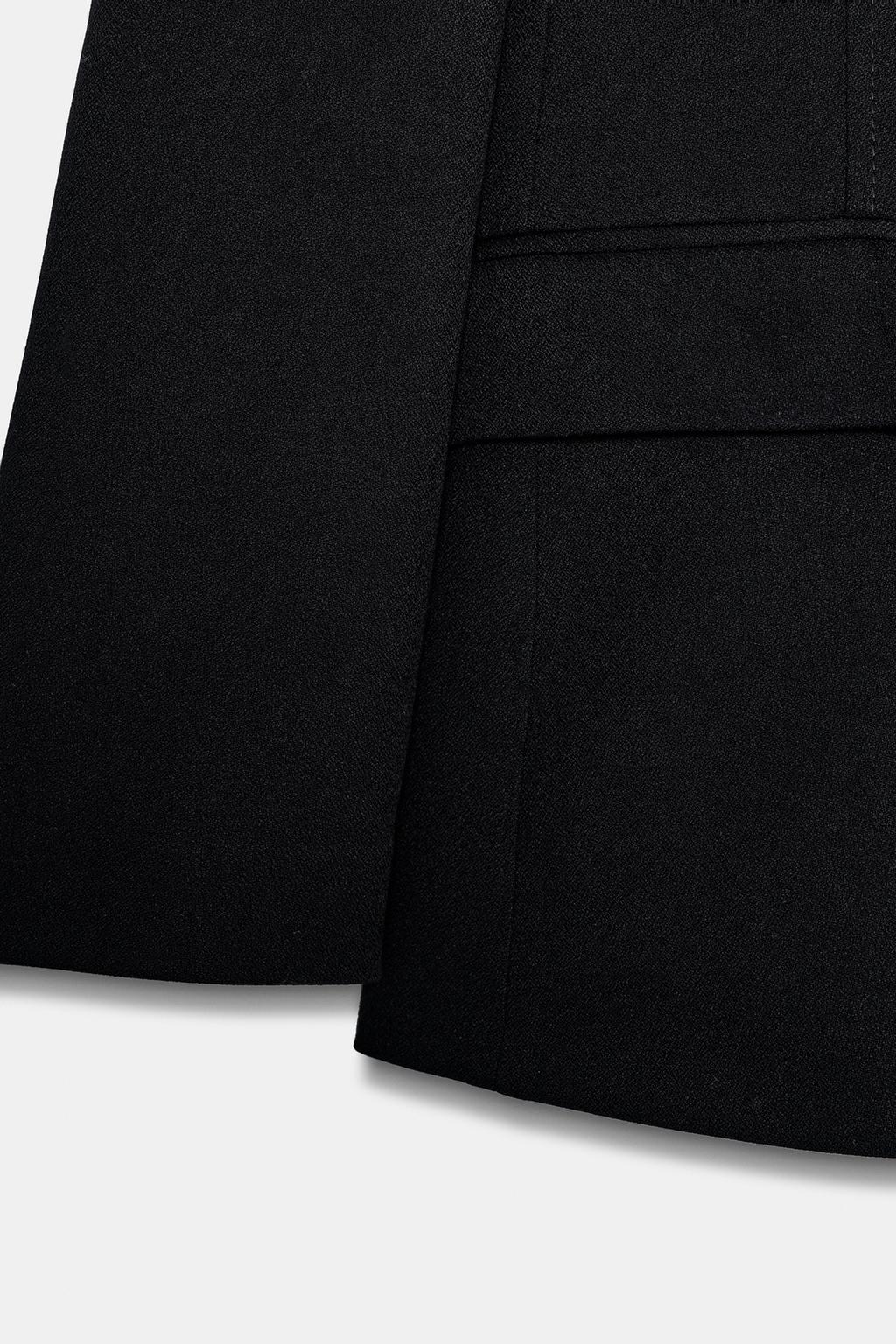 ПРИТАЛЕННЫЙ БЛЕЙЗЕР С ПОДПЛЕЧНИКАМИ