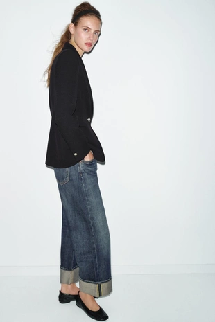 Приталенный блейзер с подплечниками- Заказать в России