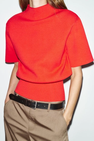 Трикотажный топ с плечевыми подушками- Заказать в России