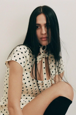 Короткое платье в горошек с завязками- Заказать в России