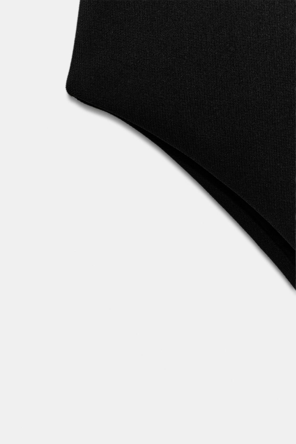 БОДИ С ВЫРЕЗАМИ ИЗ ЭЛАСТИЧНОЙ ТКАНИ