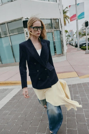 Блейзер из вельвета с подплечниками- Заказать в России