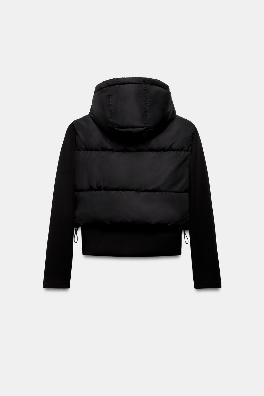 СТЕГАНАЯ КУРТКА С КОНТРАСТНЫМИ ДЕТАЛЯМИ