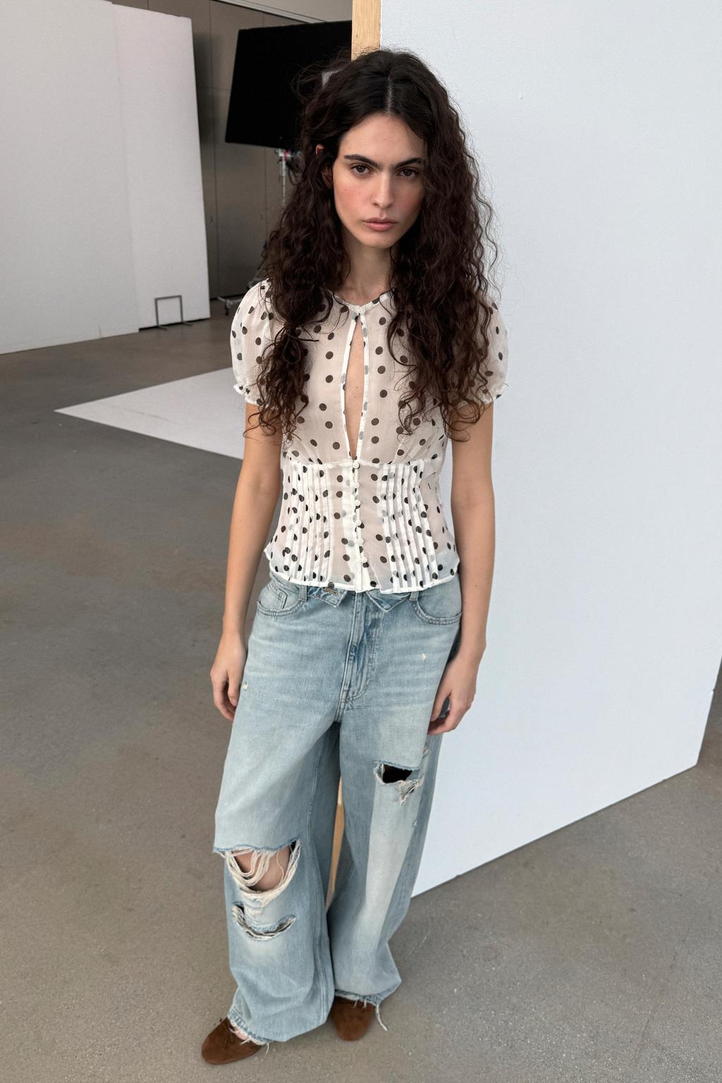 ДЖИНСЫ TRF СО СРЕДНЕЙ ПОСАДКОЙ И ОТЛОЖНЫМ ПОЯСОМ